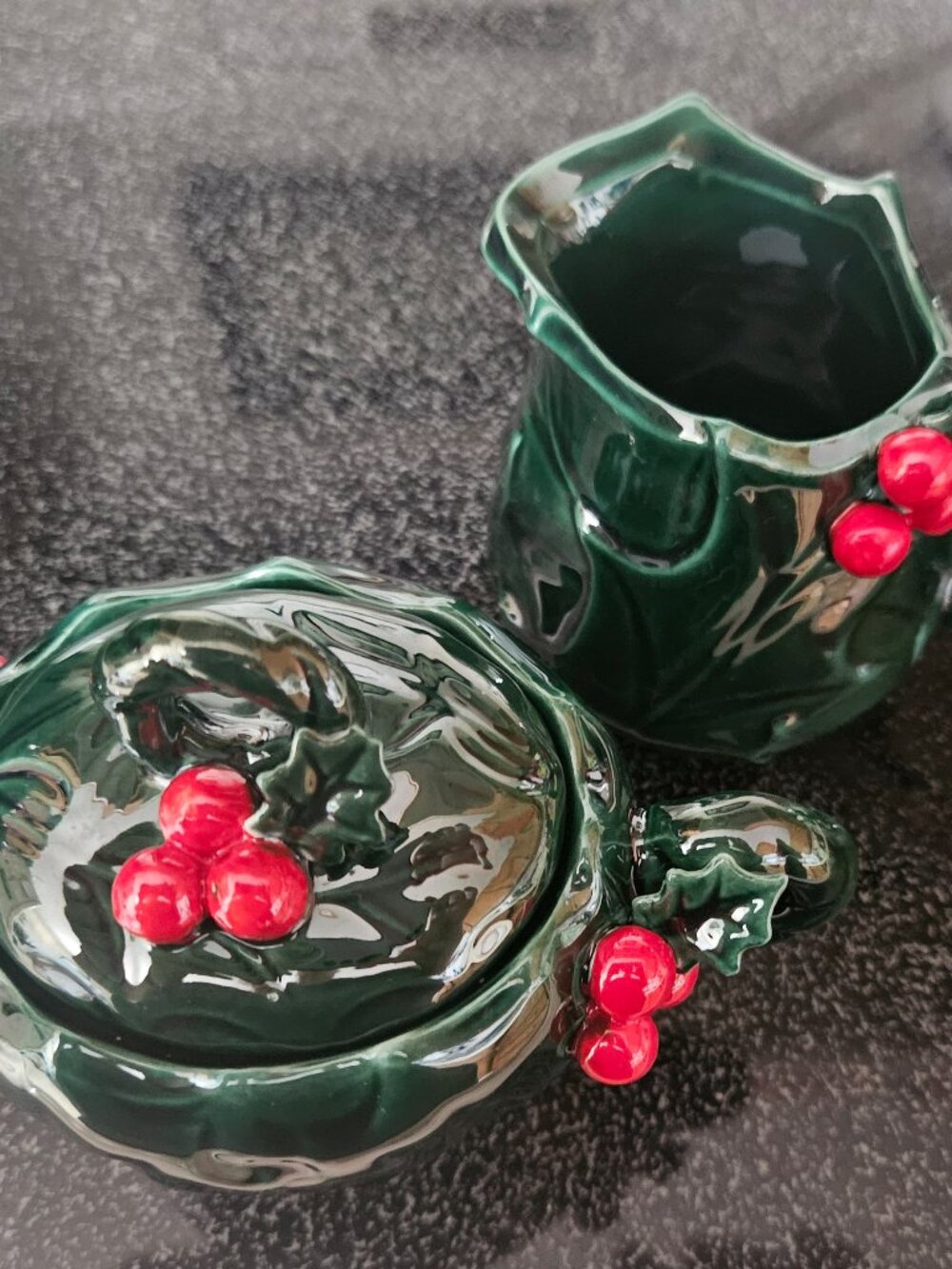 Vintage Lefton Green Holly Berry Ceramic Sugar Bowl w/Lid & Creamer 1355 w/box